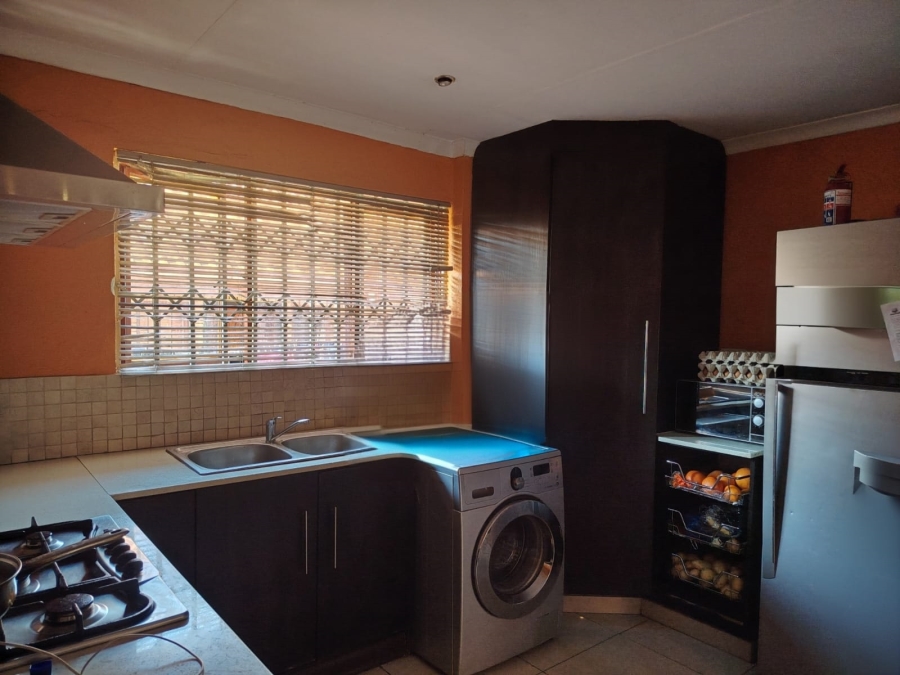 3 Bedroom Property for Sale in Tlhabane West North West